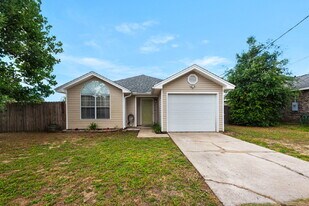 248 Terrance Ln in Mary Esther, FL - Building Photo
