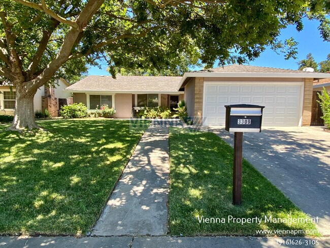 3309 Huntsman Dr in Sacramento, CA - Building Photo - Building Photo