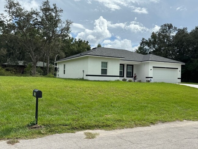 8991 N Bee Way in Citrus Springs, FL - Building Photo - Building Photo
