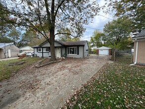 306 Hillside Ln in Louisville, KY - Building Photo - Building Photo