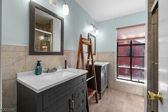 148 Riverbend Dr in North Brunswick, NJ - Building Photo - Building Photo