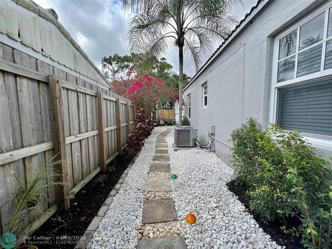 819 SW 9th Terrace in Fort Lauderdale, FL - Building Photo - Building Photo