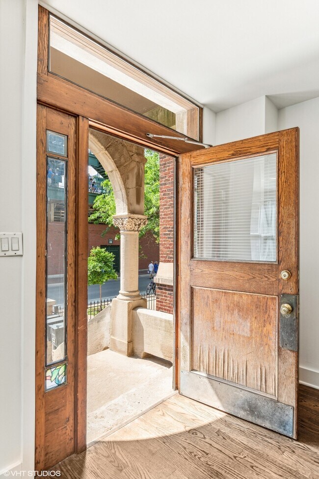 3639 N Sheffield Ave in Chicago, IL - Building Photo - Building Photo