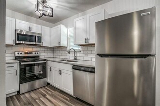 5106 Live Oak St in Dallas, TX - Building Photo - Building Photo