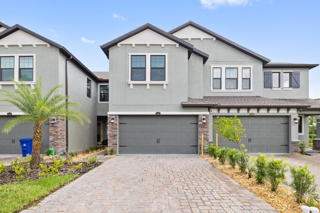 4645 Ancona Way in Wesley Chapel, FL - Foto de edificio