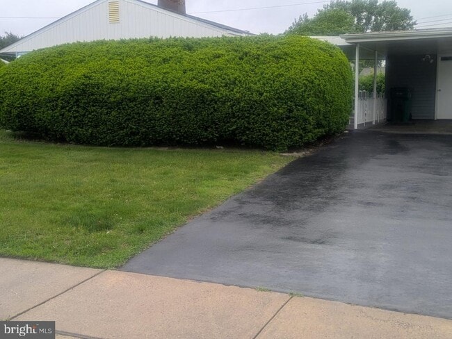 property at 25 Glenwood Ln