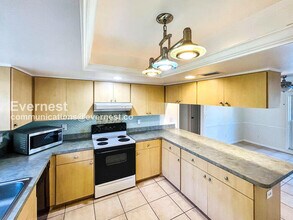 1301 Gulfview Woods Ln in Tarpon Springs, FL - Building Photo - Building Photo