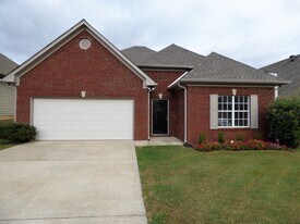 951 Savannah Ln in Calera, AL - Building Photo