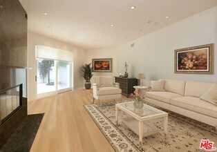 269 N Bundy Dr in Los Angeles, CA - Building Photo - Building Photo