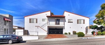 147 Avenida Serra, Unit 203 in San Clemente, CA - Building Photo
