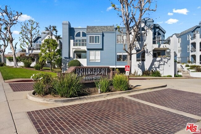 property at 4643 E 4th St