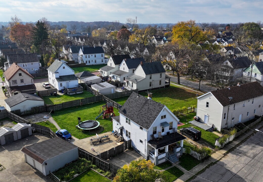 4615 Carlos Ave in Cleveland, OH - Building Photo