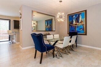 12160 Village Pl in Davie, FL - Building Photo - Building Photo