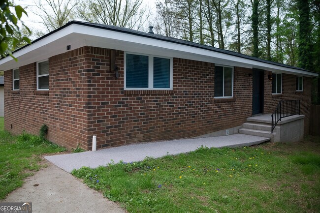 property at 2831 Palm Dr