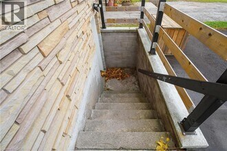 271 Mohawk Rd W in Hamilton, ON - Building Photo - Building Photo