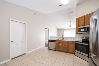 14027 Crestwick Dr W in Jacksonville, FL - Building Photo - Building Photo