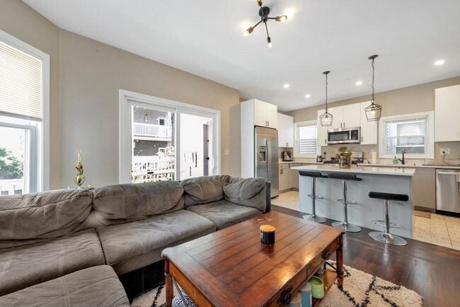 770 Columbia Rd, Unit 3T