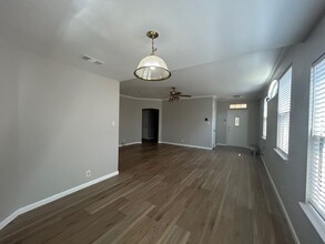 7711 Wexford Grove in San Antonio, TX - Building Photo - Building Photo