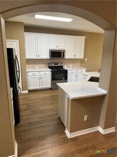 322 Lone Star Blvd in Hutto, TX - Building Photo - Building Photo