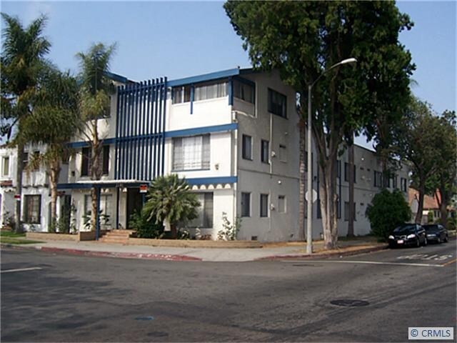 2191 Chestnut Ave in Long Beach, CA - Building Photo