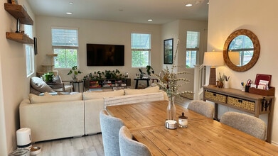 194 Olive Ave in Upland, CA - Foto de edificio - Building Photo