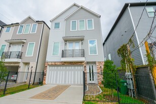 2607 Dennis St in Houston, TX - Building Photo