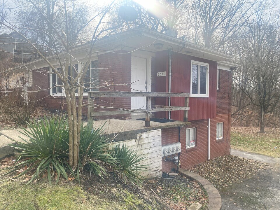 2551 Tilbrook Rd in Monroeville, PA - Building Photo