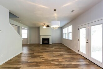 50 Brookview Dr in Newnan, GA - Building Photo - Building Photo