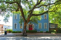 34-40 E Broad St. Shanghai Gardens in Savannah, GA - Building Photo - Building Photo