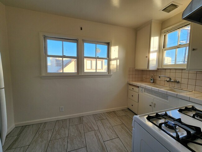 1619 Manning Ave, Unit 1619 in Los Angeles, CA - Building Photo - Building Photo