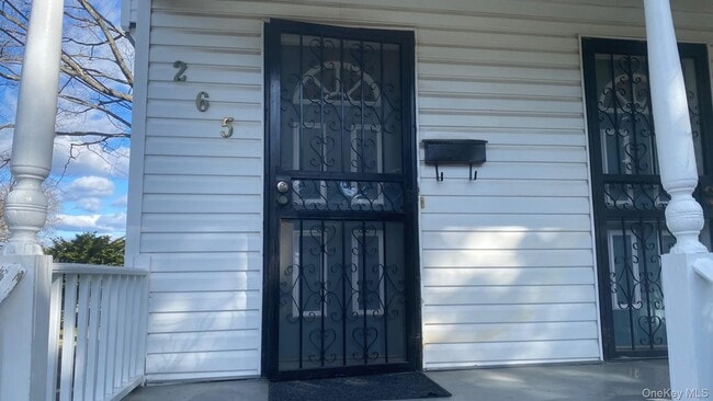 265 Mayflower Ave in New Rochelle, NY - Building Photo - Building Photo