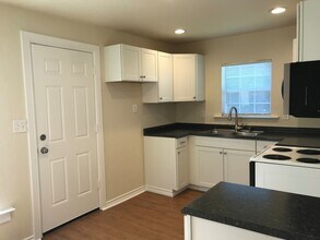 416 Shannon St in Weatherford, TX - Building Photo - Building Photo