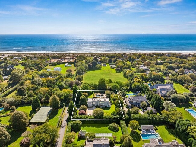 8 Heller Ln in East Hampton, NY - Foto de edificio - Building Photo