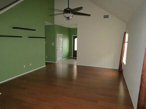 566 Quarter Ave in Buda, TX - Building Photo - Building Photo