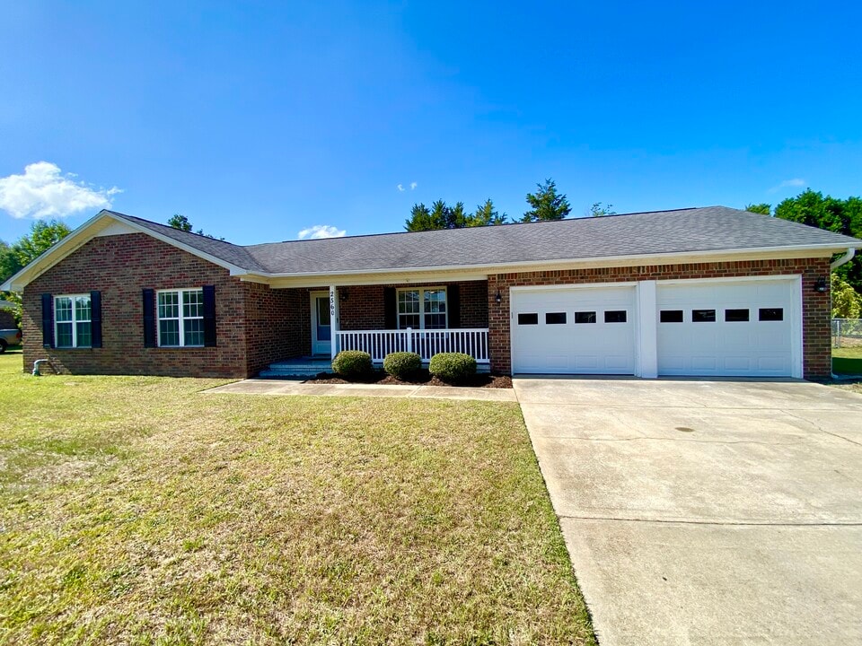 2560 Nicholson Dr in Sumter, SC - Building Photo