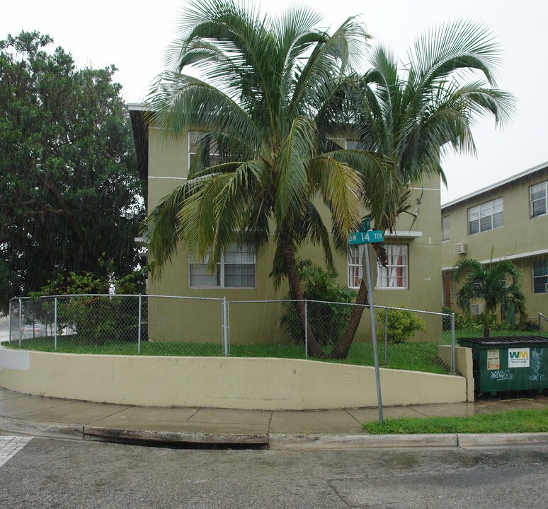 2197 SW 14th Ter in Miami, FL - Building Photo