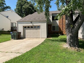 92 Lost Dutchman Dr in St. Peters, MO - Building Photo - Building Photo