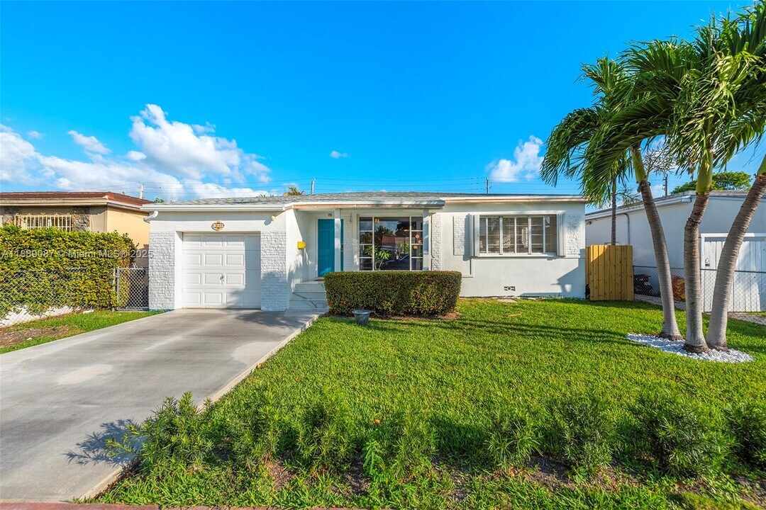 1545 Normandy Dr in Miami Beach, FL - Building Photo