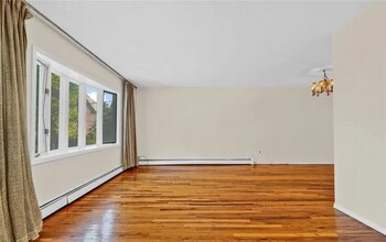 17532 Devonshire Rd in Jamaica, NY - Building Photo - Building Photo