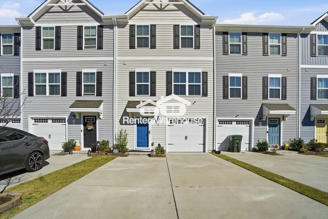 16 Cecelia Way in Suffolk, VA - Foto de edificio