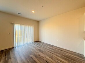 4683 Athena Dr in Merced, CA - Foto de edificio - Building Photo