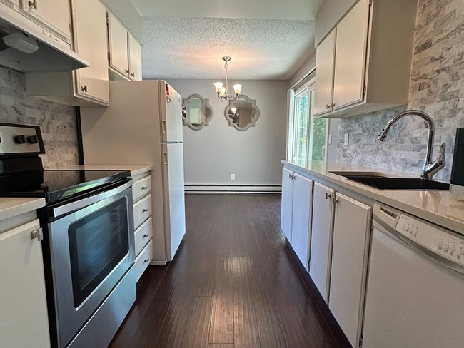 740-750 W Powell Blvd