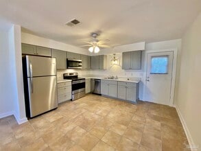 9519 Lillian Hwy in Pensacola, FL - Building Photo - Building Photo