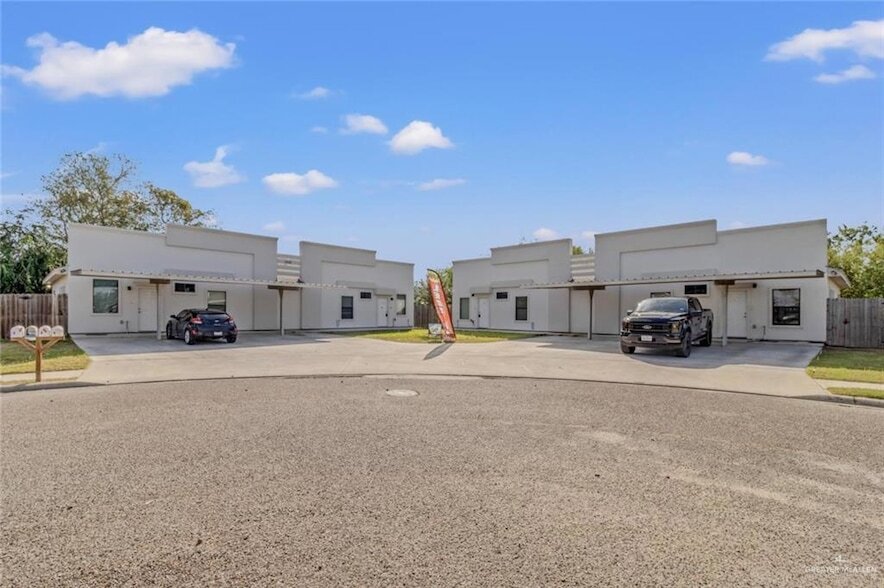 1200 Harrison St, Unit 4 in Alton, TX - Foto de edificio