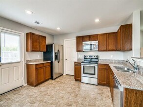 311 Mistflower Ln in Fate, TX - Building Photo - Building Photo