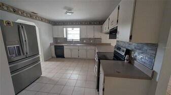 2423 South Ave in Leesburg, FL - Building Photo