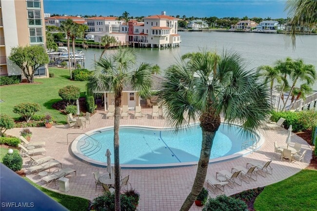 property at 3500 Gulf Shore Blvd N