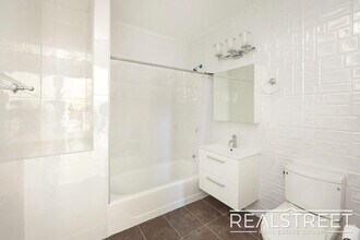 LUXURY 1 BED LOFT in Queens! in Queens, NY - Building Photo - Building Photo