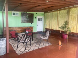 215 Shelley Ln in San Marcos, TX - Building Photo