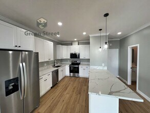 2410 Albatross St in San Diego, CA - Building Photo - Building Photo